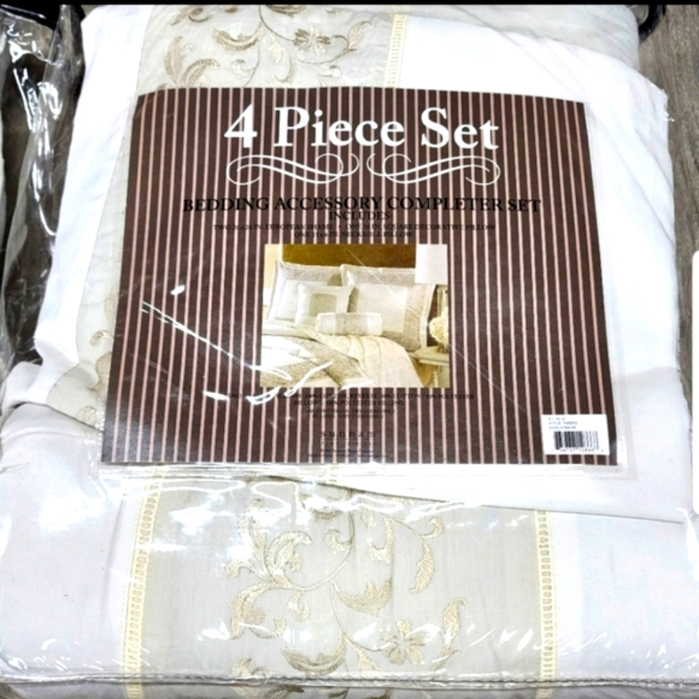 Bedding Accessory Completer Set